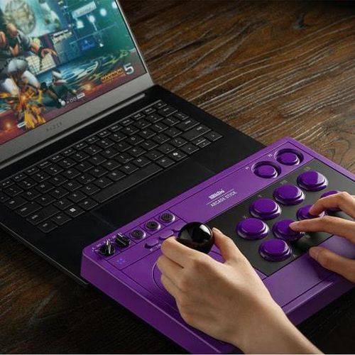 8BitDo Arcade Stick tương thích tốt với các hệ máy PC Windows.