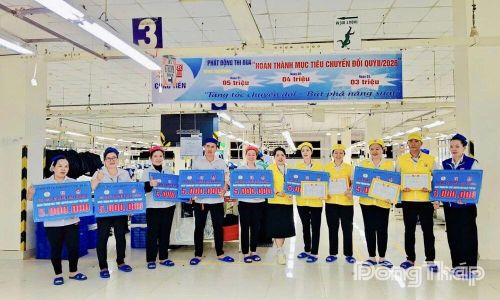 Công đoàn cơ sở Công ty Cổ phần May Công Tiến khen thưởng đoàn viên trong phong trào thi đua hoàn thành mục tiêu chuyển đổi quý II/2026.