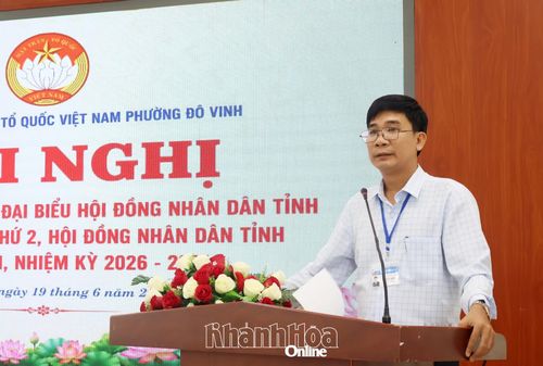 Lãnh đạo UBND phường Đô Vinh giải trình, làm rõ ý kiến, kiến nghị của cử tri.