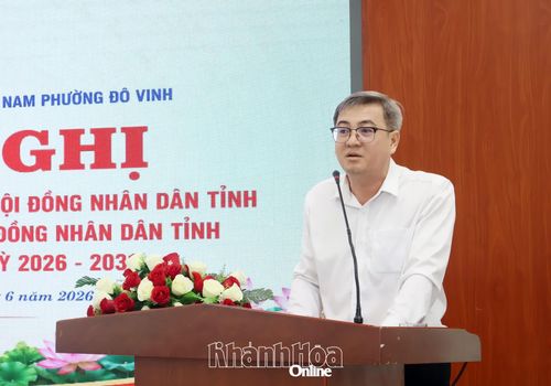 Lãnh đạo Sở Nông nghiệp và Môi trường giải trình, làm rõ ý kiến, kiến nghị của cử tri.