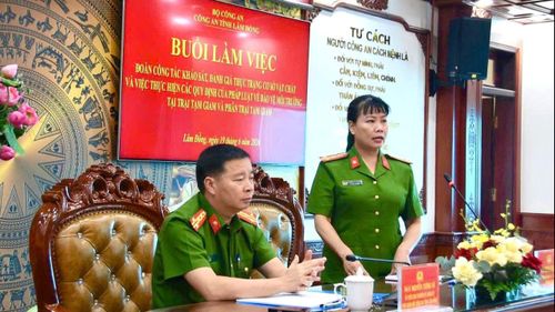 Đại tá Nguyễn Thị Quế Thu, Phó Cục Trưởng Cục Cảnh sát quản lý tạm giữ, tạm giam và thi hành án hình sự tại cộng đồng phát biểu tại buổi làm việc
