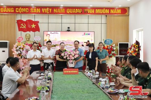 Phường Chiềng An chúc mừng Báo và Phát thanh, truyền hình Sơn La.