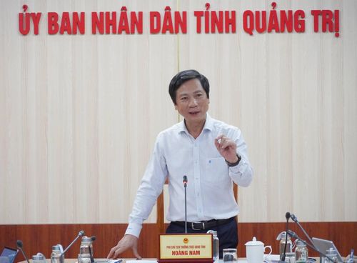  Phó Chủ tịch Thường trực UBND tỉnh Quảng Trị Hoàng Nam phát biểu kết luận cuộc họp 