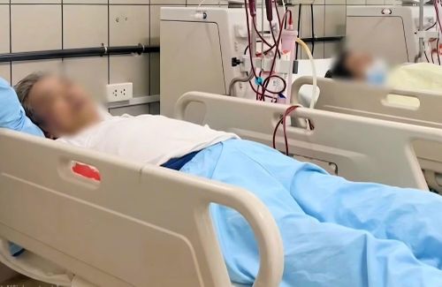 Bệnh nhân suy thận giai đoạn cuối phải lọc máu chu kỳ tại Bệnh viện Bạch Mai.
