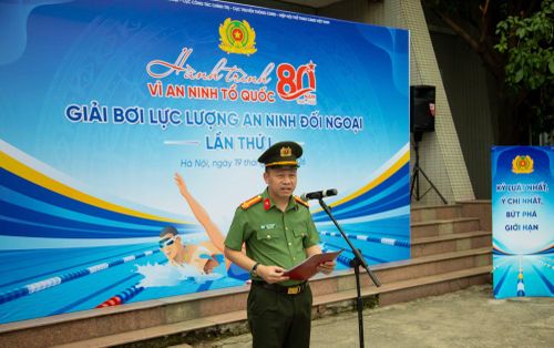 Phó Cục trưởng Cục An ninh đối ngoại Phạm Văn Dũng phát biểu tại lễ khai mạc.