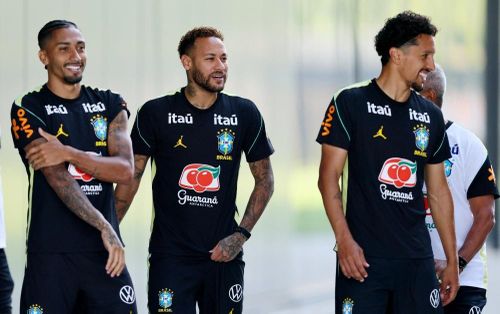 Neymar đã trở lại tập luyện cùng đội tuyển Brazil nhưng chưa thể ra sân ngay. Ảnh: Reuters.