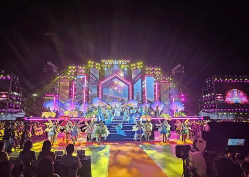 Tiết mục nghệ thuật mở màn chương trình với đại cảnh “Gia Lai tầm mới”