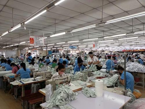 Sản xuất hàng dệt may xuất khẩu tại Tổng công ty cổ phần Dệt may Hòa Thọ.