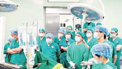 Bệnh viện Trung ương Thái Nguyên đã làm chủ nhiều kỹ thuật chuyên sâu trong khám, điều trị. Trong ảnh: Một ca phẫu thuật tại bệnh viện (Ảnh: HƯƠNG LAN)