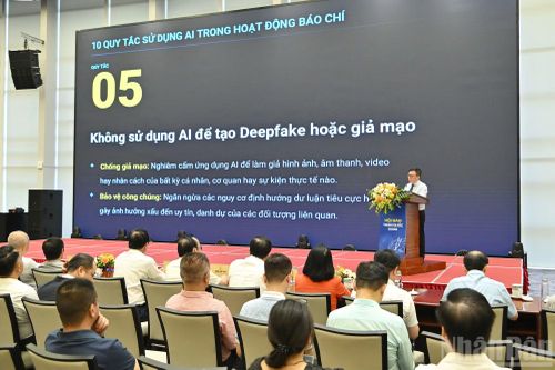 Chủ tịch Hội Nhà báo Việt Nam Lê Quốc Minh nêu 10 quy tắc sử dụng AI trong hoạt động báo chí.