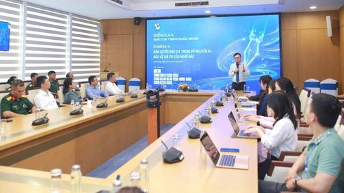  Quang cảnh buổi thảo luận. Ảnh: ĐỖ TRUNG 