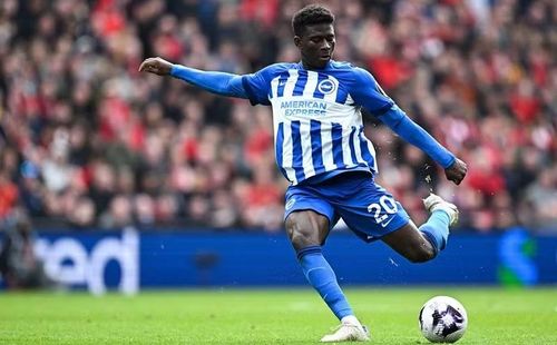 Theo The Independent, tiền vệ Baleba của Brighton được Man United coi là phương án thay thế lâu dài cho Casemiro.