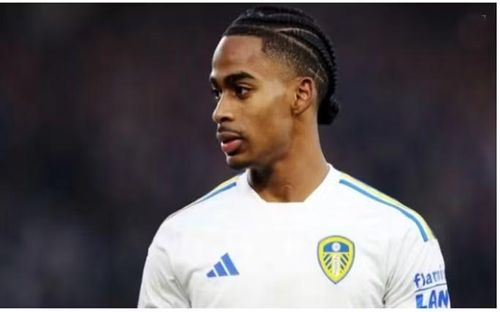 Trong một diễn biến khác, MU được cho là đã chính thức mở cuộc đàm phán với West Ham nhằm sở hữu chữ ký của cầu thủ chạy cánh 24 tuổi người Hà Lan, Crysencio Summerville.