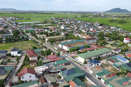 Thu nhập người dân Lộc Hà ngày càng được cải thiện, đời sống được nâng lên và bộ mặt nông thôn có nhiều khởi sắc.