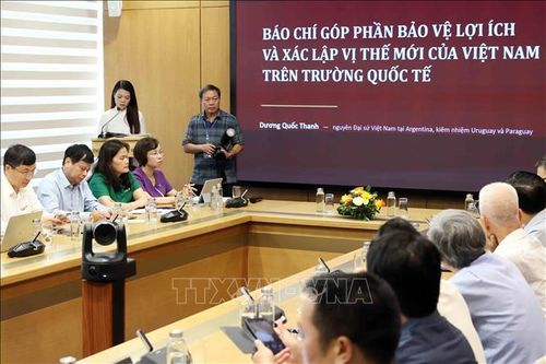 Các đại biểu tham dự tại phiên thảo luận.