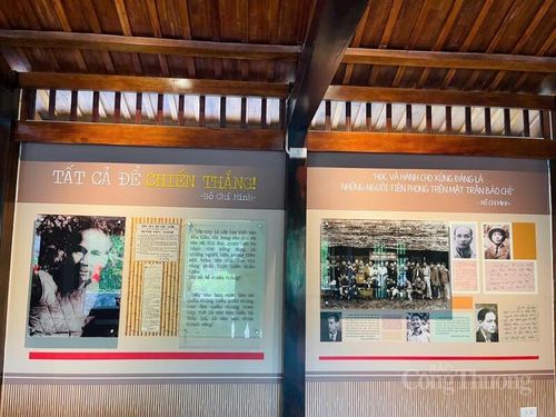Nhiều hình ảnh, tài liệu quý hiếm được trưng bày tại Trường dạy làm báo Huỳnh Thúc Kháng. Ảnh: Nguyễn Hương