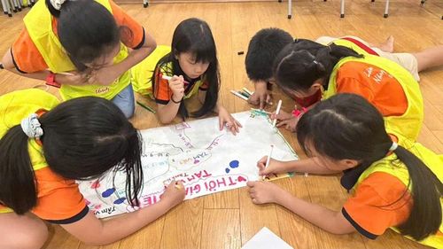 Trẻ tham gia vào “Kỳ nghỉ hè trưởng thành” tại Trung tâm giáo dục kỹ năng sống Tâm Việt.