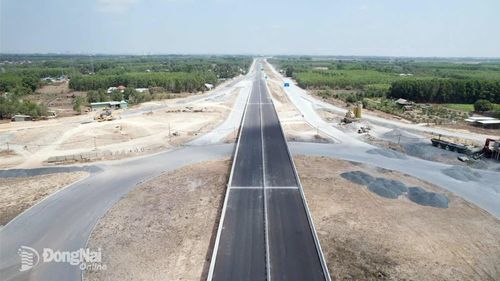 Dự án hạ tầng giao thông đang triển khai trên địa bàn phường Nhơn Trạch. Ảnh: Hoàng Lộc