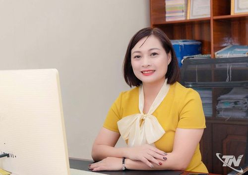 Nhà báo, tác giả Hà Hồng Hạnh (Phó Trưởng Phòng Báo in- Báo Điện tử, Báo và PTTH Thái Nguyên).