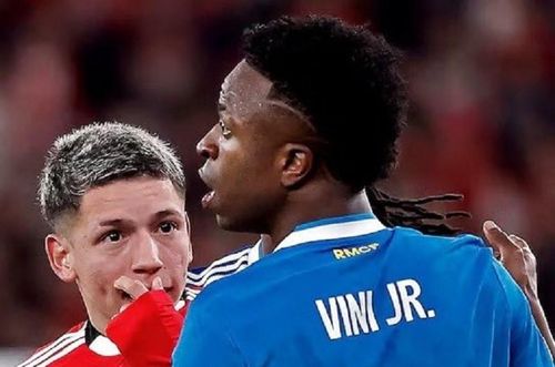 Tình huống Gianluca Prestianni che miệng khi giao tiếp với Vinicius Jr. Ảnh: Diario AS