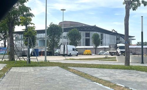 Nhà thầu bị xử phạt do thi công gói thầu số 11 tại dự án Quảng trường VHTT TP Huế chậm tiến độ.