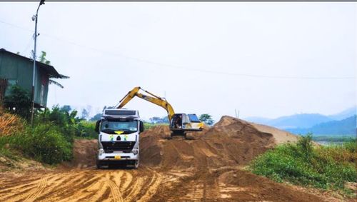 Việc tháo gỡ vướng mắc về mỏ đất đắp, bãi đổ thải và thủ tục liên quan đến đất rừng được kỳ vọng sẽ góp phần đẩy nhanh tiến độ các dự án trọng điểm tại Lào Cai. Ảnh ST