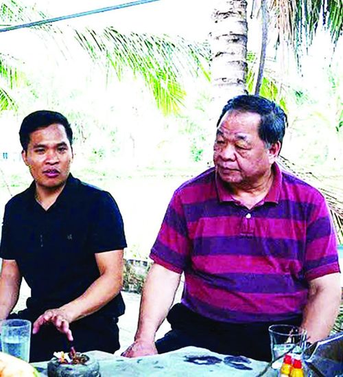 TSKH. Hà Phúc Mịch – Chủ tịch Hiệp hội Nông nghiệp Hữu cơ Việt Nam đến thăm và làm việc tại trang trại cá koi của anh Vũ Văn Quân.