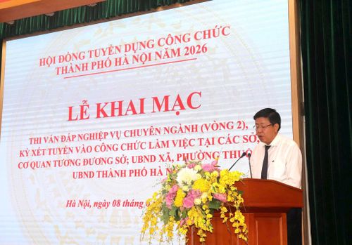 Phó Chủ tịch Thường trực UBND thành phố Hà Nội Dương Đức Tuấn phát biểu khai mạc. Ảnh: Hiền Chi