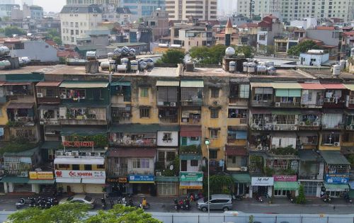 HĐND thành phố Hà Nội ban hành nhiều quy định mới để thúc đẩy tiến trình cải tạo, xây dựng lại chung cư cũ. Ảnh: Quang Thái