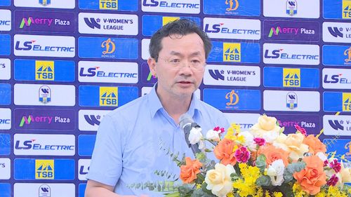Phó Giám đốc Sở Văn hóa và Thể thao Hà Nội Phạm Xuân Tài phát biểu tại lễ khai mạc. Ảnh Ngân Hà