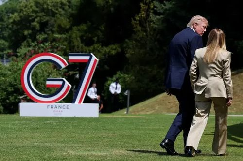  Tổng thống Mỹ Donald Trump cùng Thủ tướng Ý Giorgia Meloni trong khuôn khổ hội nghị thượng đỉnh G7 tại Évian-les-Bains, Pháp, ngày 16/6. Ảnh: Reuters. 