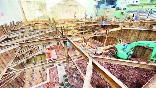 Một công trình xây dựng tại Thành phố Hồ Chí Minh. (Ảnh: QUANG QUÝ)