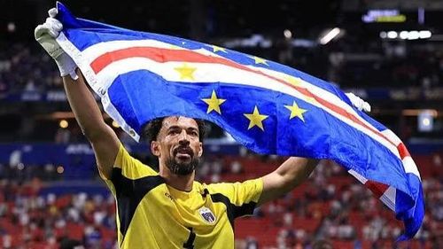 Thủ môn Vozinha là nhân tố chính trong trận hòa lịch sử của Cape Verde trước Tây Ban Nha. (Ảnh: FIFA)