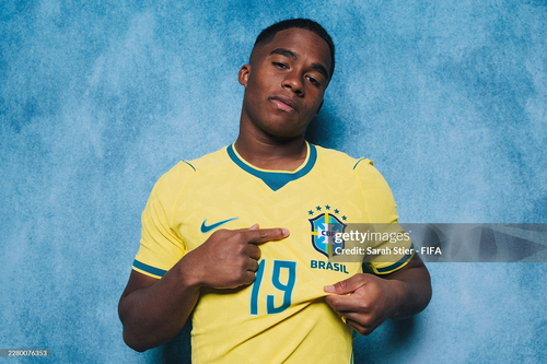 Endrick đi vào lịch sử Brazil. Ảnh: Getty