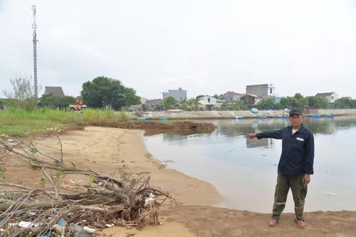Nhiều diện tích đất nông nghiệp bị cát biển bồi lấp, không thể canh tác.