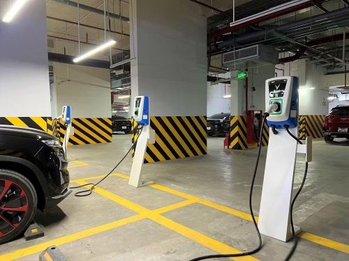 Chung cư bắt buộc bố trí khu vực riêng cho ô tô, xe máy điện.