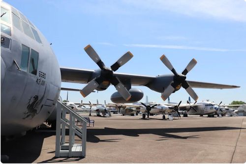 Một chiếc C-130 Hercules được trưng bày ở bảo tàng. Ảnh: Business Insider.