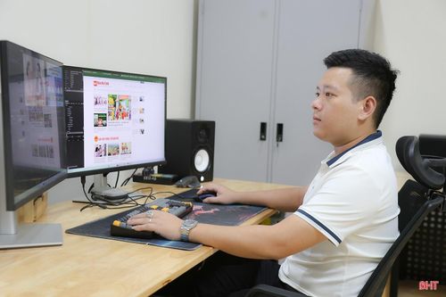 Kỹ thuật viên Hoàng Vũ không ngừng học hỏi để đáp ứng yêu cầu của báo chí "5 trong 1".