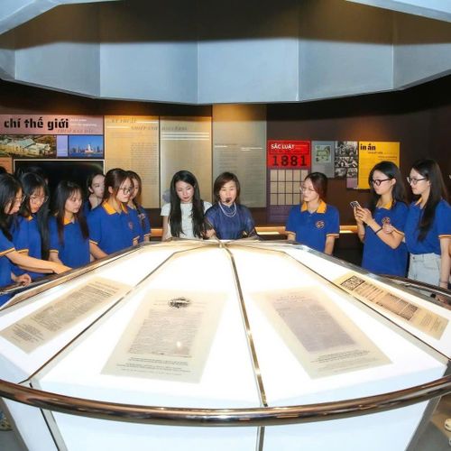 Bảo tàng Báo chí Việt Nam không chỉ là nơi đến tham quan, mà còn là nơi học về lòng yêu nước, đạo đức nghề nghiệp, sự dấn thân, tinh thần phụng sự nhân dân và trách nhiệm bảo vệ sự thật của báo chí cách mạng Việt Nam.