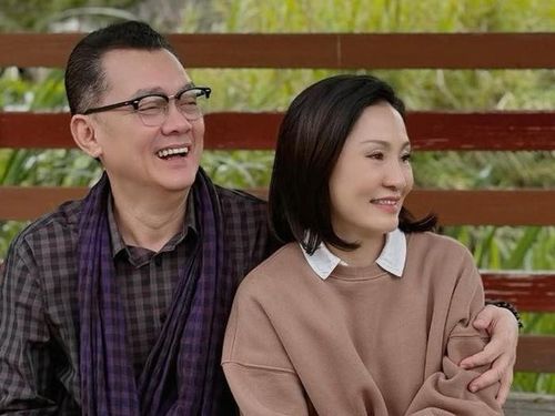 Sau tất cả, NSƯT Hữu Châu và Hồng Đào cuối cùng đã được sự ghi nhận xứng đáng cho những cống hiến của mình.