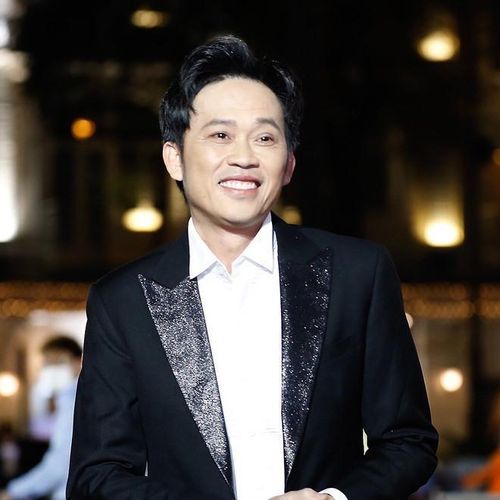 Hoài Linh là một trong những nghệ sĩ gạo cội, được khán giả yêu mến hàng chục năm qua.