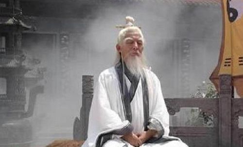 Trong tiểu thuyết Ỷ Thiên Đồ Long Ký, ông không chỉ là một cao thủ, mà còn là chuẩn mực khiến cả chính - tà đều phải dè nể.