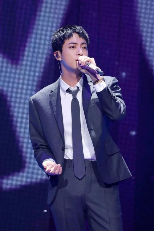 Người phụ nữ cưỡng hôn Jin (BTS) có động thái mới trước ngày hầu tòa - Tạp  chí SaoStar