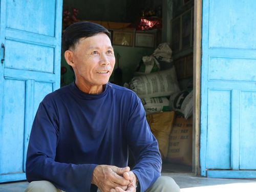 Nhìn lại chặng đường đã qua, ông Lâm bình thản ngồi kể về chuyện cũ, không nhắc nhiều đến những vất vả đời cha, chỉ nhẹ nhàng hồi tưởng những năm tháng cùng các con đi đến ngày trưởng thành.