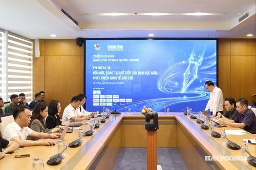 Phiên thảo luận "Đổi mới, sáng tạo để tiếp cận bạn đọc mới, phát triển kinh tế báo chí", trong khuôn khổ Hội báo Toàn quốc 2026. Ảnh: Báo Hải Phòng.
