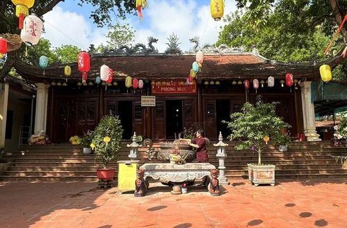 Đền Mẫu Thoải thuộc cụm di tích danh thắng Phong Mục được tu bổ, tôn tạo, đáp ứng nhu cầu sinh hoạt tín ngưỡng của Nhân dân.