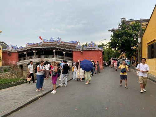 Di sản văn hóa là đặc trưng cần tính đến trong quá trình định vị điểm đến cho du lịch Đà Nẵng. Ảnh: VĨNH LỘC