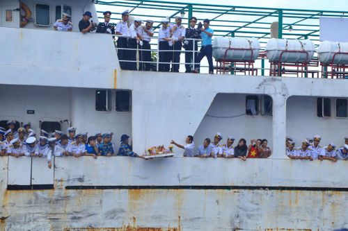 Nhà báo tác nghiệp trên hải trình Trường Sa