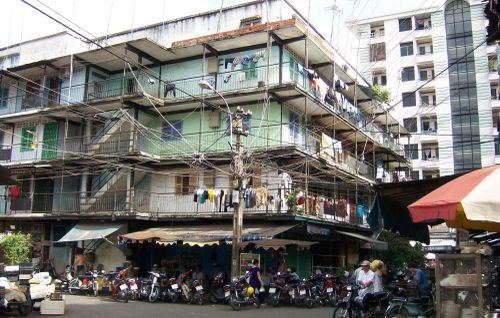 Chung cư cũ đã xuống cấp sau nhiều năm khai thác.