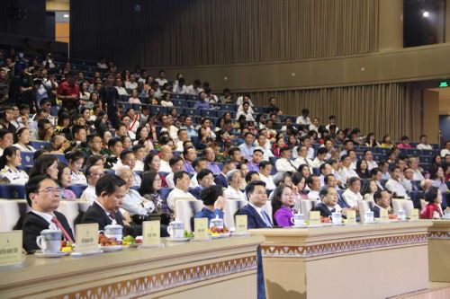 Các đồng chí lãnh đạo Đảng, Nhà nước, lãnh đạo các bộ, ngành tham dự Lễ trao Giải báo chí quốc gia lần thứ XX - năm 2025.